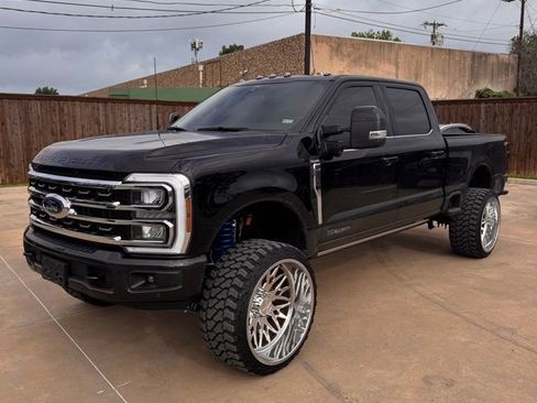 Used 2025 Ford F250 King Ranch w/ FX4 Off-Road Package AWD/4WD image 3