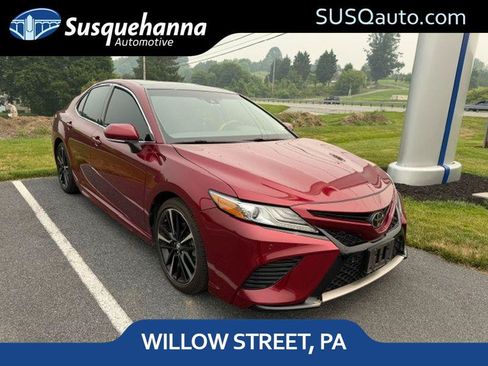 Used 2018 Toyota Camry XSE FWD image 1