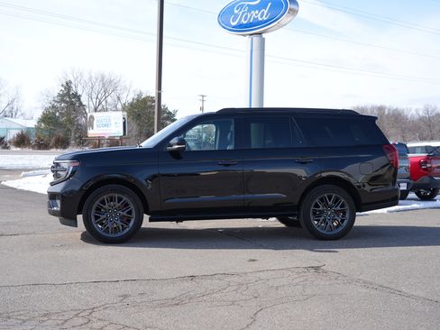 Used 2025 Ford Expedition Platinum w/ Stealth Performance Package image 7