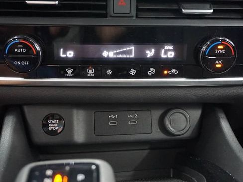 Used 2025 Nissan Rogue SV FWD image 20