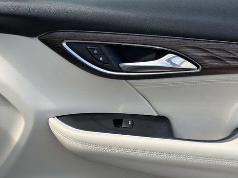 Used 2021 Buick Envision Avenir w/ Technology Package II FWD image 20