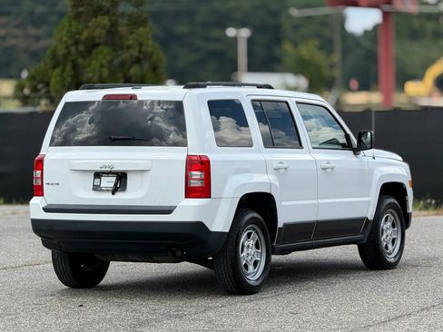 Used 2016 Jeep Patriot Sport w/ Power Value Group AWD/4WD image 9