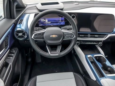 New 2026 Chevrolet Equinox EV LT w/ Convenience Package II FWD image 17