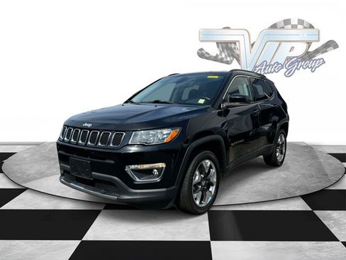 Used 2020 Jeep Compass Limited w/ Luxury Seat Group AWD/4WD image 2
