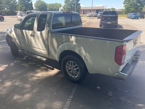 Used 2017 Nissan Frontier SV RWD image 4