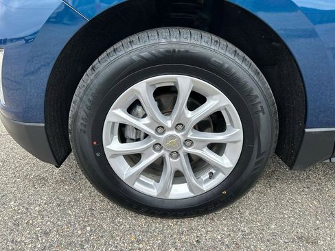 Used 2020 Chevrolet Equinox LT w/ Driver Convenience Package image 32