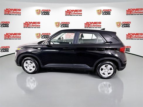 Used 2020 Hyundai Venue SE image 12