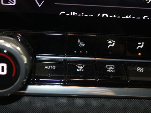 New 2025 Chevrolet Colorado Z71 w/ Midnight Edition image 40