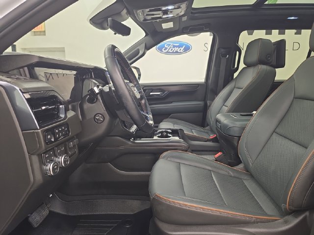 Used 2025 GMC Yukon XL AT4 w/ AT4 Premium Plus Package AWD/4WD image 28