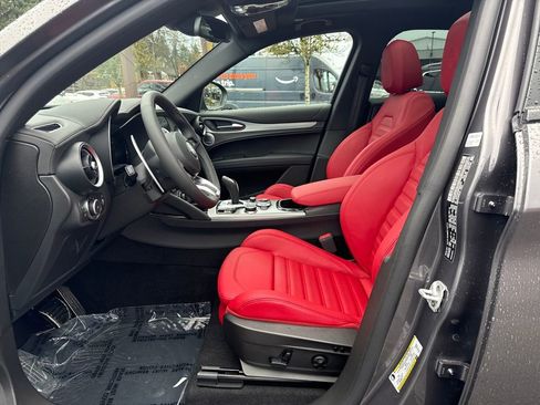 New 2025 Alfa Romeo Stelvio Sprint image 14
