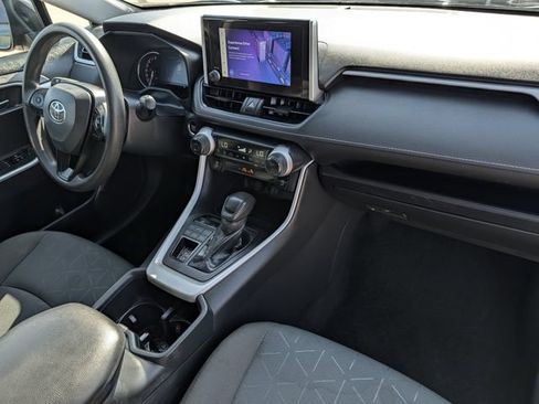 Used 2024 Toyota RAV4 XLE AWD/4WD image 32