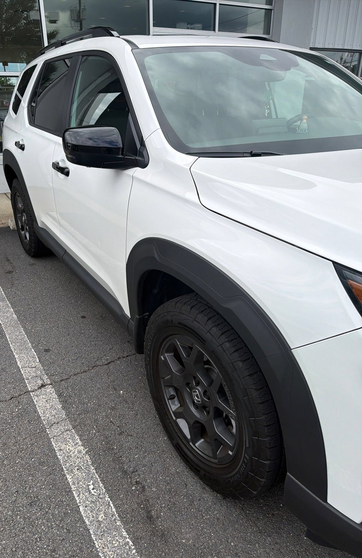 Used 2025 Honda Pilot TrailSport image 3
