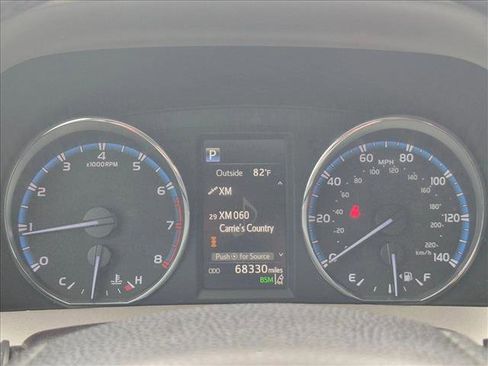 Used 2018 Toyota RAV4 Limited FWD image 9