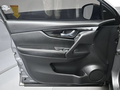 Used 2019 Nissan Rogue Sport SV AWD/4WD image 9