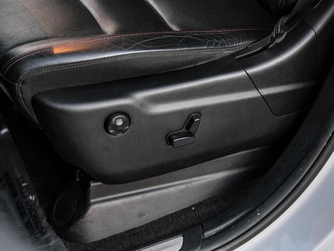 Used 2018 Dodge Durango R/T w/ Blacktop Package image 32