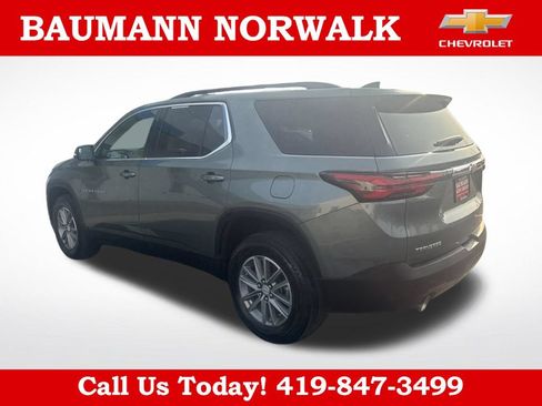 Used 2023 Chevrolet Traverse LT FWD image 7