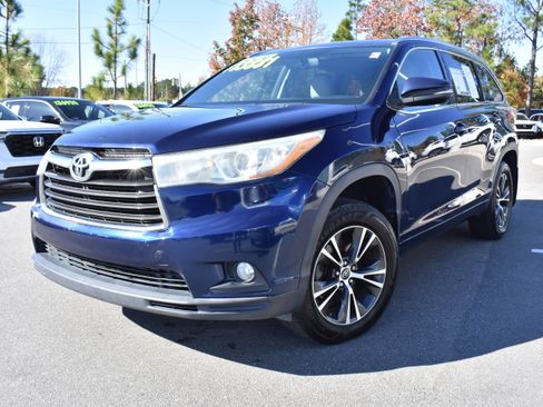 Used 2016 Toyota Highlander XLE image 5