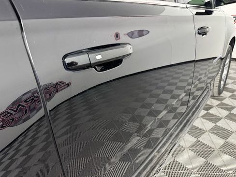 Used 2015 Chevrolet Suburban LT w/ Luxury Package image 31