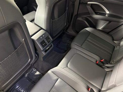 Used 2025 Audi Q5 Premium Plus w/ Premium Plus AWD/4WD image 11