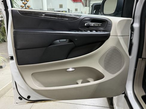 Used 2015 Dodge Grand Caravan SE w/ Quick Order Package 29E SE FWD image 10