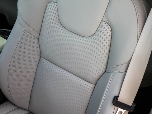 New 2026 Volvo XC60 B5 Ultra w/ Climate Package PRO image 27