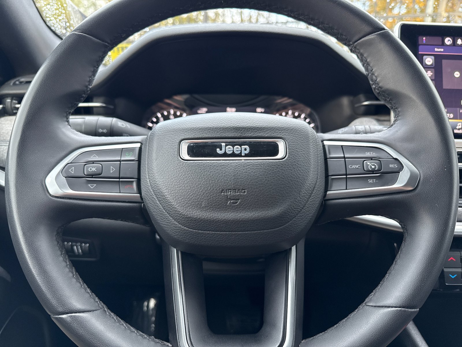 Used 2024 Jeep Compass Latitude AWD/4WD image 22