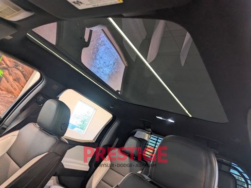 Used 2025 Chevrolet Silverado EV RST AWD/4WD image 31
