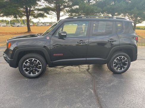 Certified 2023 Jeep Renegade Trailhawk image 1