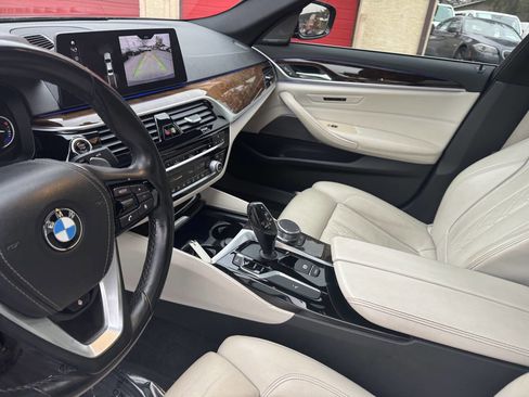 Used 2018 BMW 540i xDrive w/ Premium Package image 22