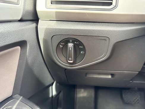 Used 2021 Volkswagen Atlas Cross Sport S image 30