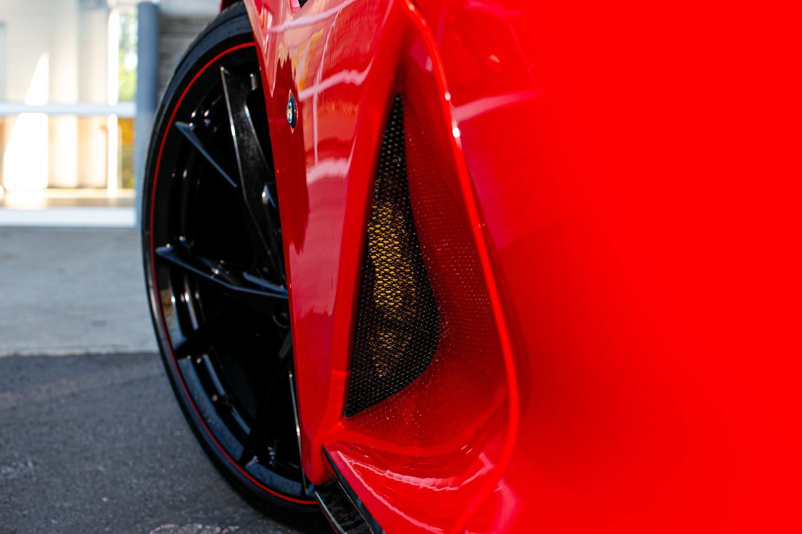 Used 2020 Ferrari 812 Superfast RWD image 73