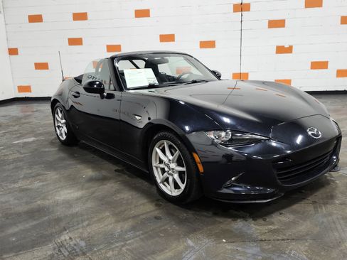 Used 2016 MAZDA MX-5 Miata Sport image 2