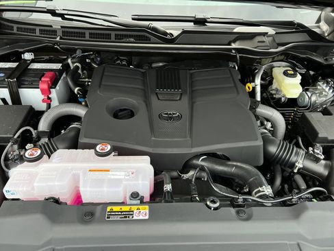 New 2026 Toyota Tundra SR5 AWD/4WD image 9