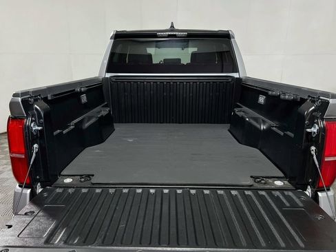 Certified 2025 Toyota Tacoma SR5 AWD/4WD image 22