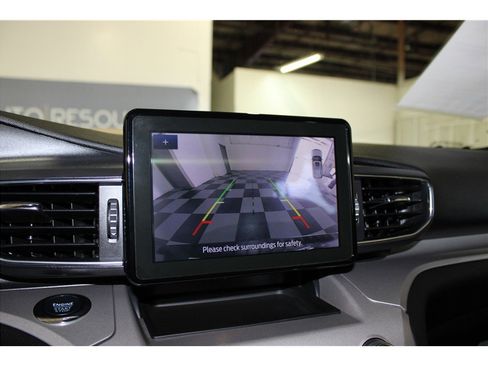 Used 2023 Ford Explorer XLT w/ Equipment Group 202A image 40