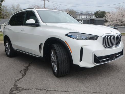 Used 2026 BMW X5 xDrive40i AWD/4WD image 9