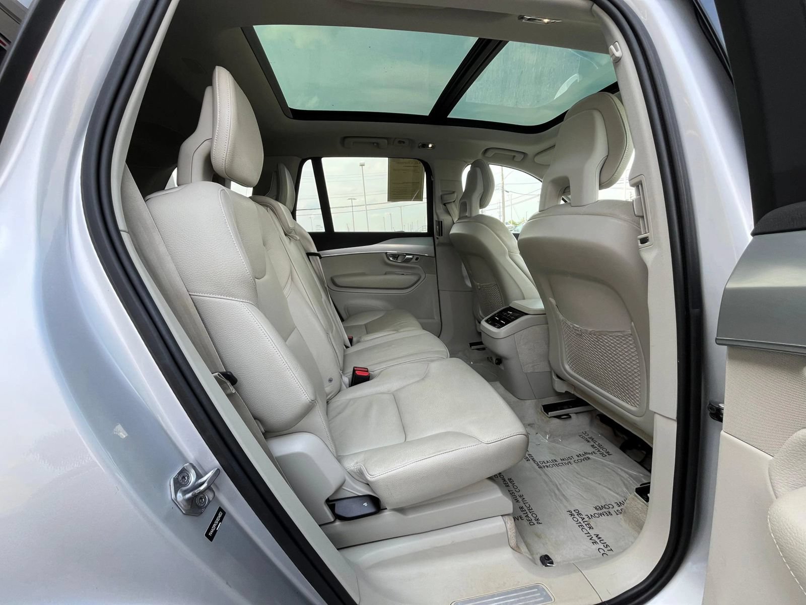 Used 2016 Volvo XC90 T6 Momentum AWD/4WD image 37