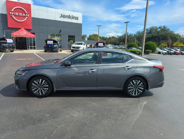 Certified 2024 Nissan Altima 2.5 SV w/ SV Premium Package FWD image 11
