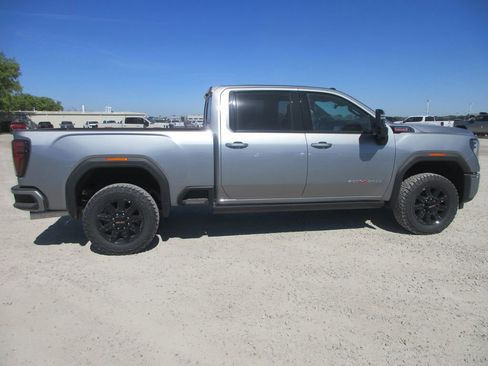 New 2026 GMC Sierra 2500 AT4 w/ AT4 Premium Plus Package AWD/4WD image 3