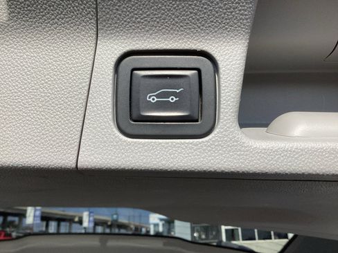 Used 2020 GMC Acadia SLT w/ Trailering Package image 17