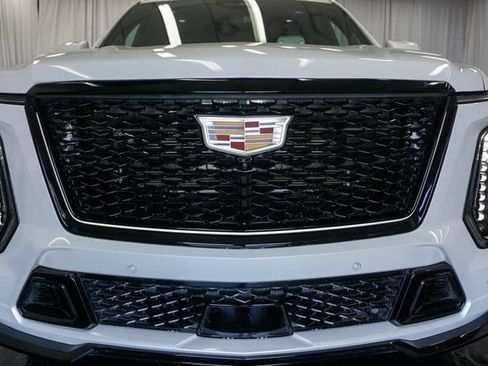Used 2025 Cadillac Escalade V w/ LPO, Floor Liner Package AWD/4WD image 3