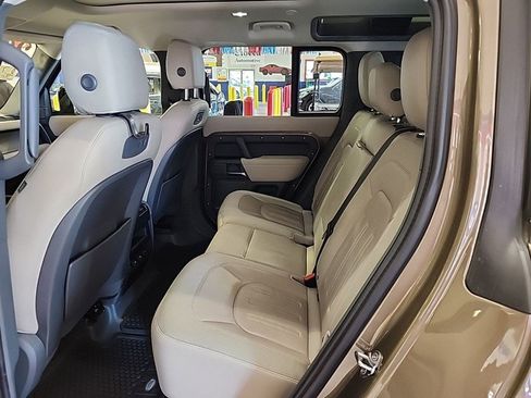 Used 2020 Land Rover Defender 110 S image 15