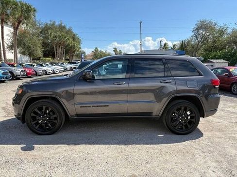 Used 2019 Jeep Grand Cherokee Altitude image 8