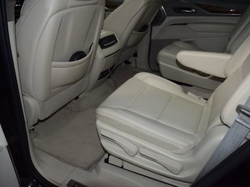 Used 2022 Cadillac Escalade Sport Platinum image 46