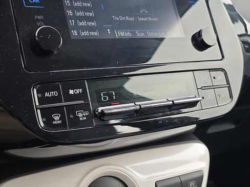 Used 2016 Toyota Prius Two FWD image 17