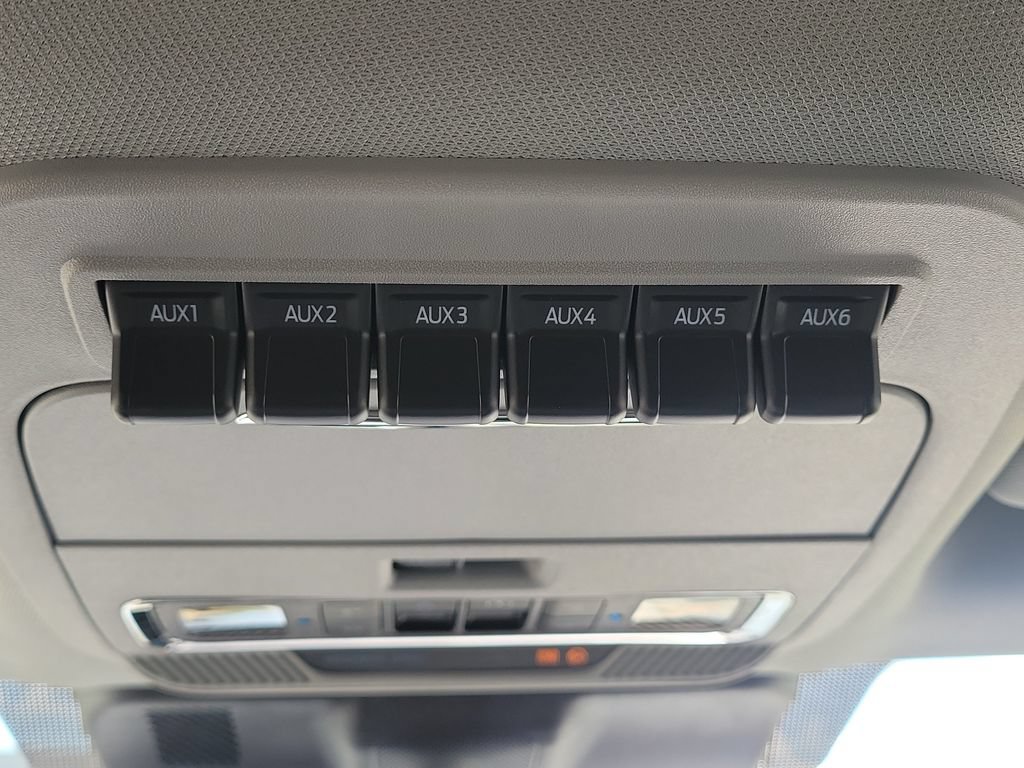 New 2026 Ford F350 Lariat w/ Black Appearance Package AWD/4WD image 27