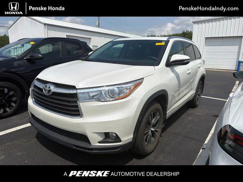 Used 2016 Toyota Highlander XLE AWD/4WD image 1
