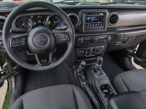 Used 2023 Jeep Wrangler Unlimited w/ Cold Weather Group AWD/4WD image 22