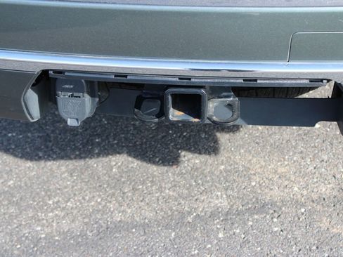 Used 2023 Chevrolet Suburban Premier image 16