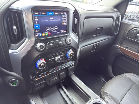 Used 2019 GMC Sierra 1500 SLT w/ SLT Premium Plus Package image 24